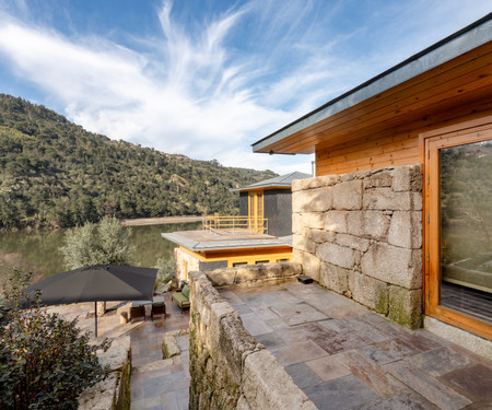 Douro Riverside Refuge Lodge