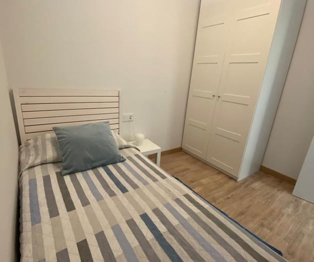 Apartment with Balcony in Gracia-Sant Gervasi