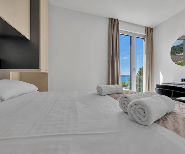 Penthouse Soll 100m from sea