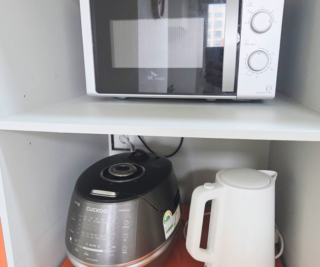 Ansan Balcony Apartment with Kitchen & Washer