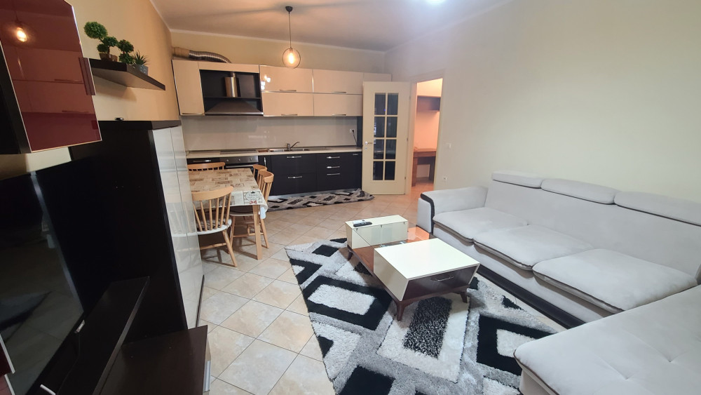 Sunny flat in the center of Tirana preview