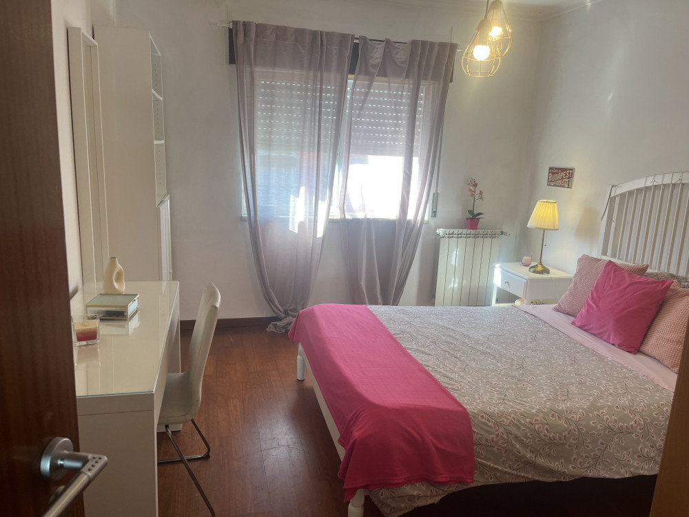 Bedroom close to Benfica train st preview