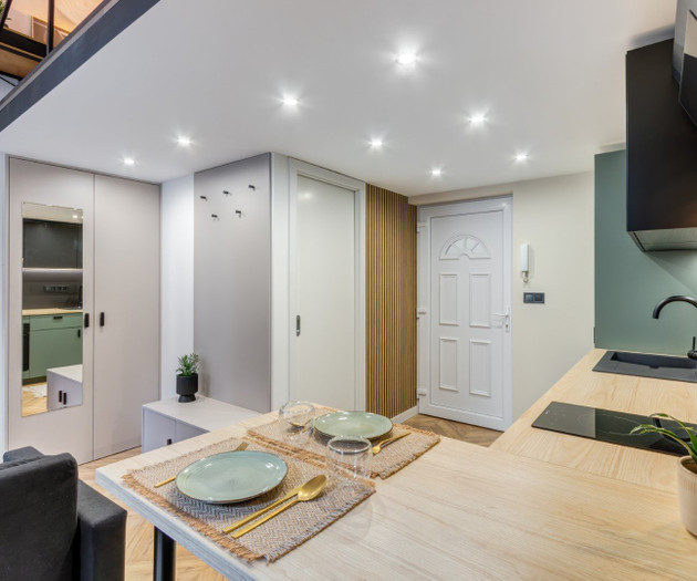 RK Apartment | A/C | Quiet | Central