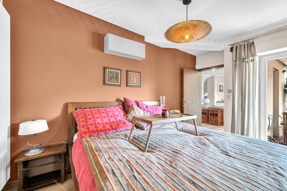 Luxury room with terrace, bathroom & park view preview