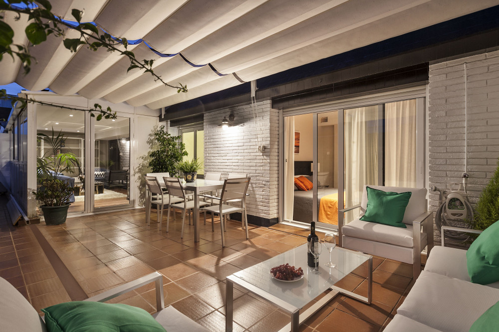 Modern Apartment with Terrace in Sant Gervasi