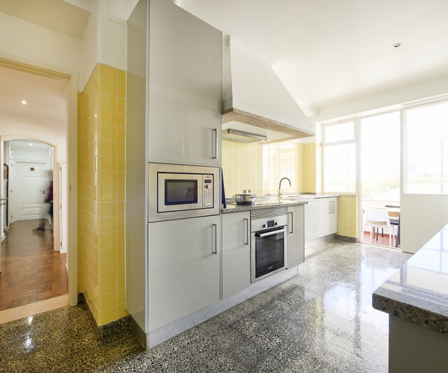 Room 1- Av. Barbosa du Bocage 52 3