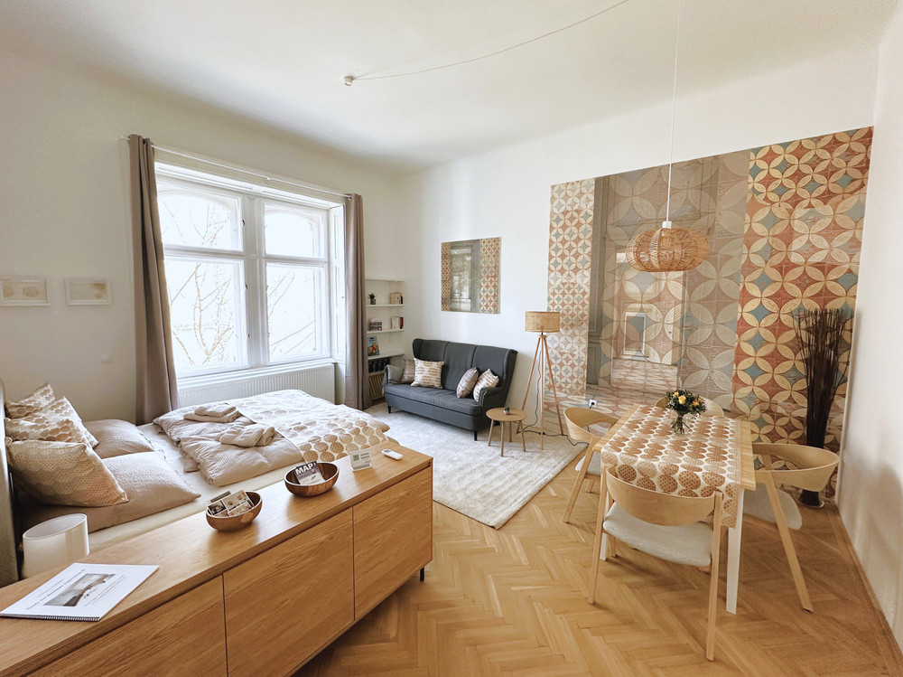 Historic 2 BR Boutique Apt with Workspace preview
