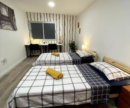 Private twin Room in CoLiving (Room Toledo)