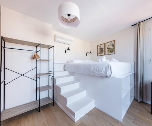 Confy attic with terrace 1 bedroom right in Born
