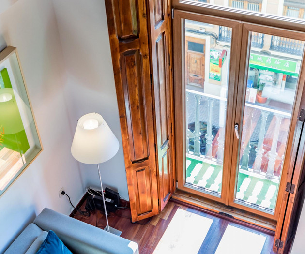 Bright & Cozy Penthouse · Seasonal Rental