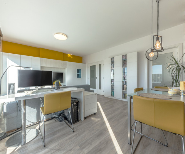 Cozy Apartment with Sunny Terrace & Parking