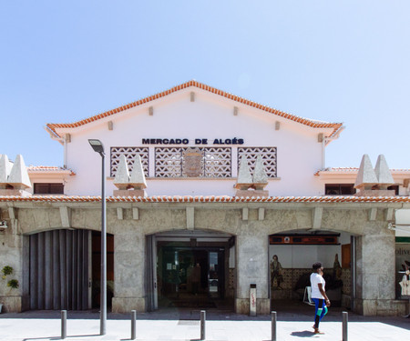 Charming 1-Bedroom Apartment in Algés