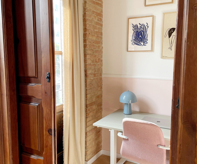 Bright Newly Renovated Flat near the Sea