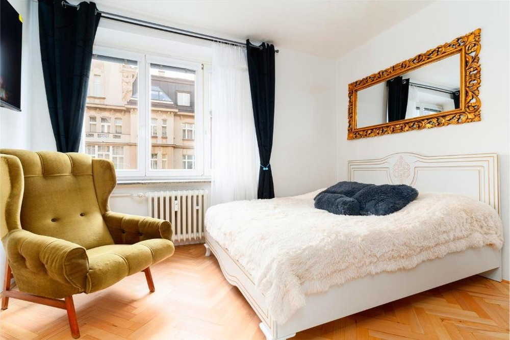 Brilliant Deluxe Suite | Central Prague 3BR preview
