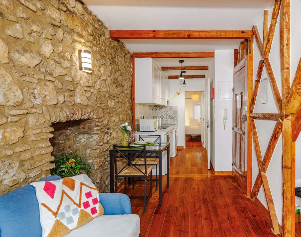 Pituresque Flat @St. Jorge Castle by Homeful Homes preview