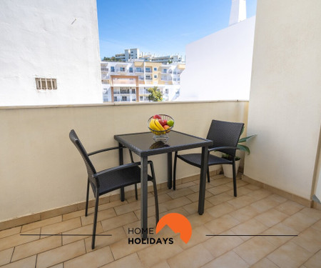 #001 Cosy Flat in Old Town 500metres Beach