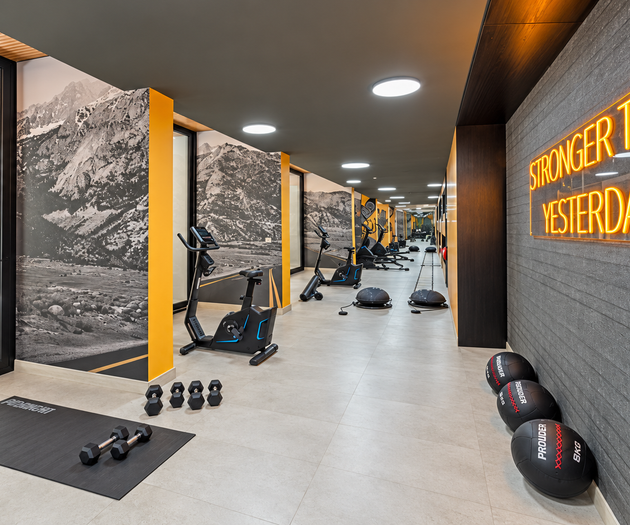 Building gym with cardio equipment