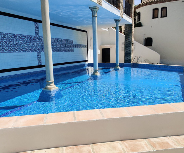 Great views, 3-bedr, shared pool, for 6