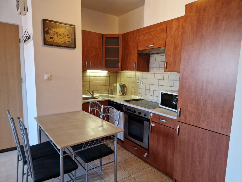 Ático Far Home Budapest preview