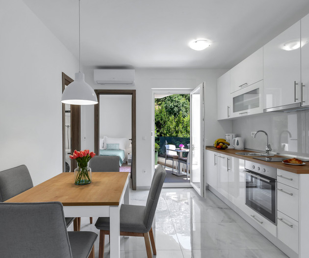 Kitchen with balcony access