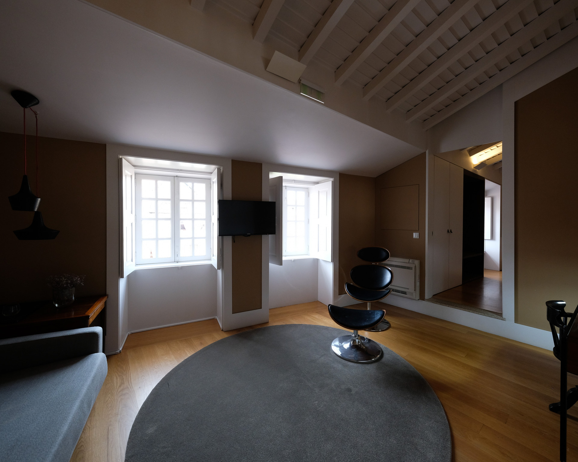 sala privada com espaço de trabalho