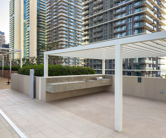 Beachfront Luxury 2BR Marina View + Private Beach