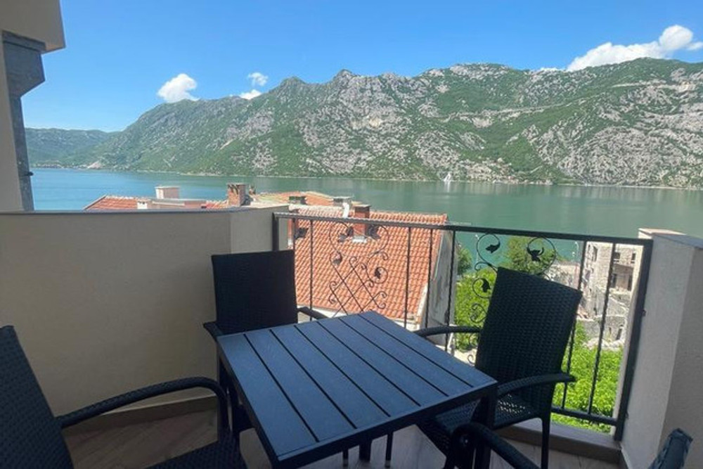 Great seaside flat with Risan bay view preview