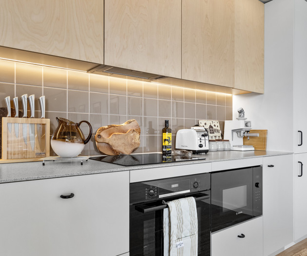 Penthouse Apartment with City Views, Parking + 2BR