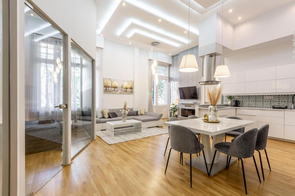 Luxurious & Spacious Residence in Liszt Ferenc Sq preview