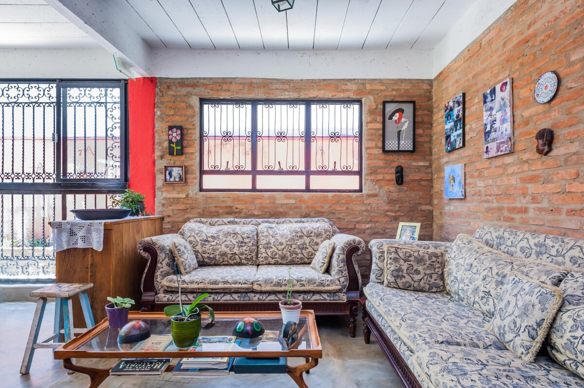 Living room image 3