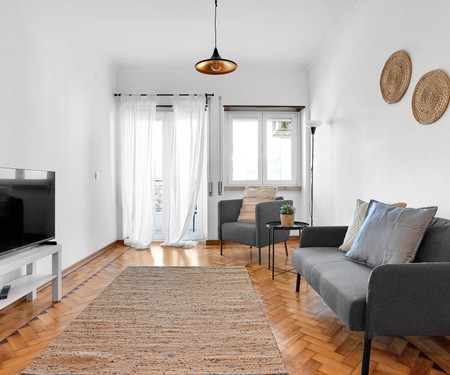 Cozy Two Bedroom Apartment in the Center of Almada