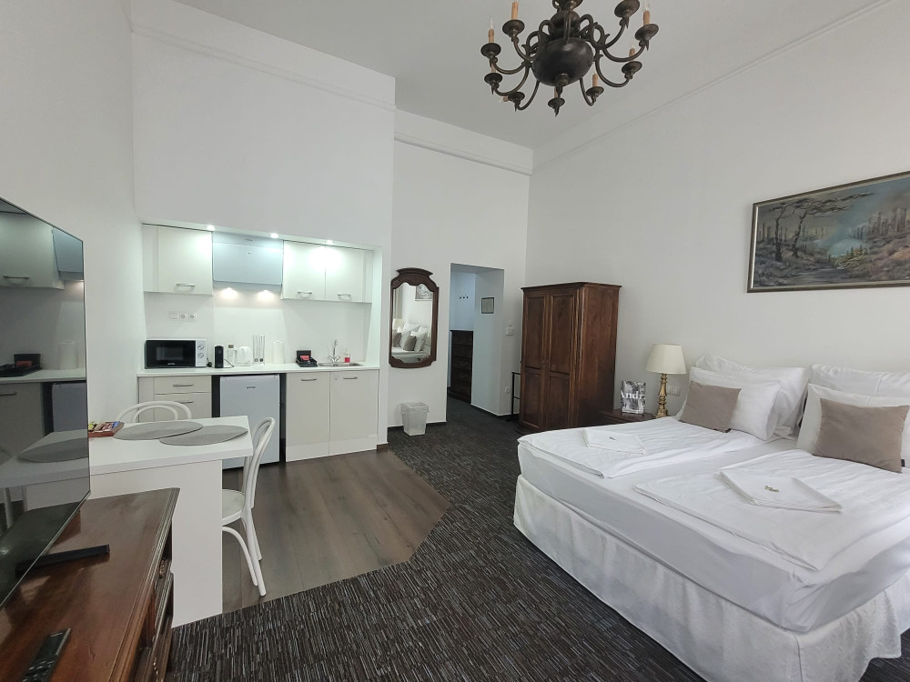 Studio w/ kitchenette in the city center preview