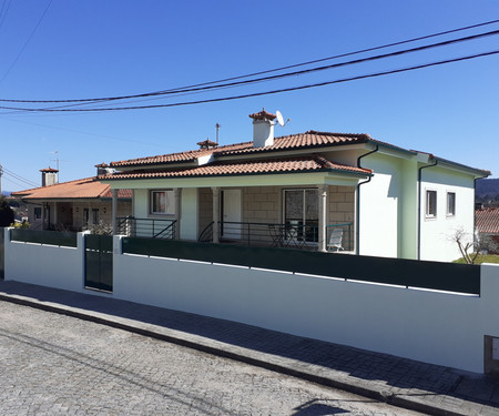 Vivenda com jardim e vistas deslumbrantes