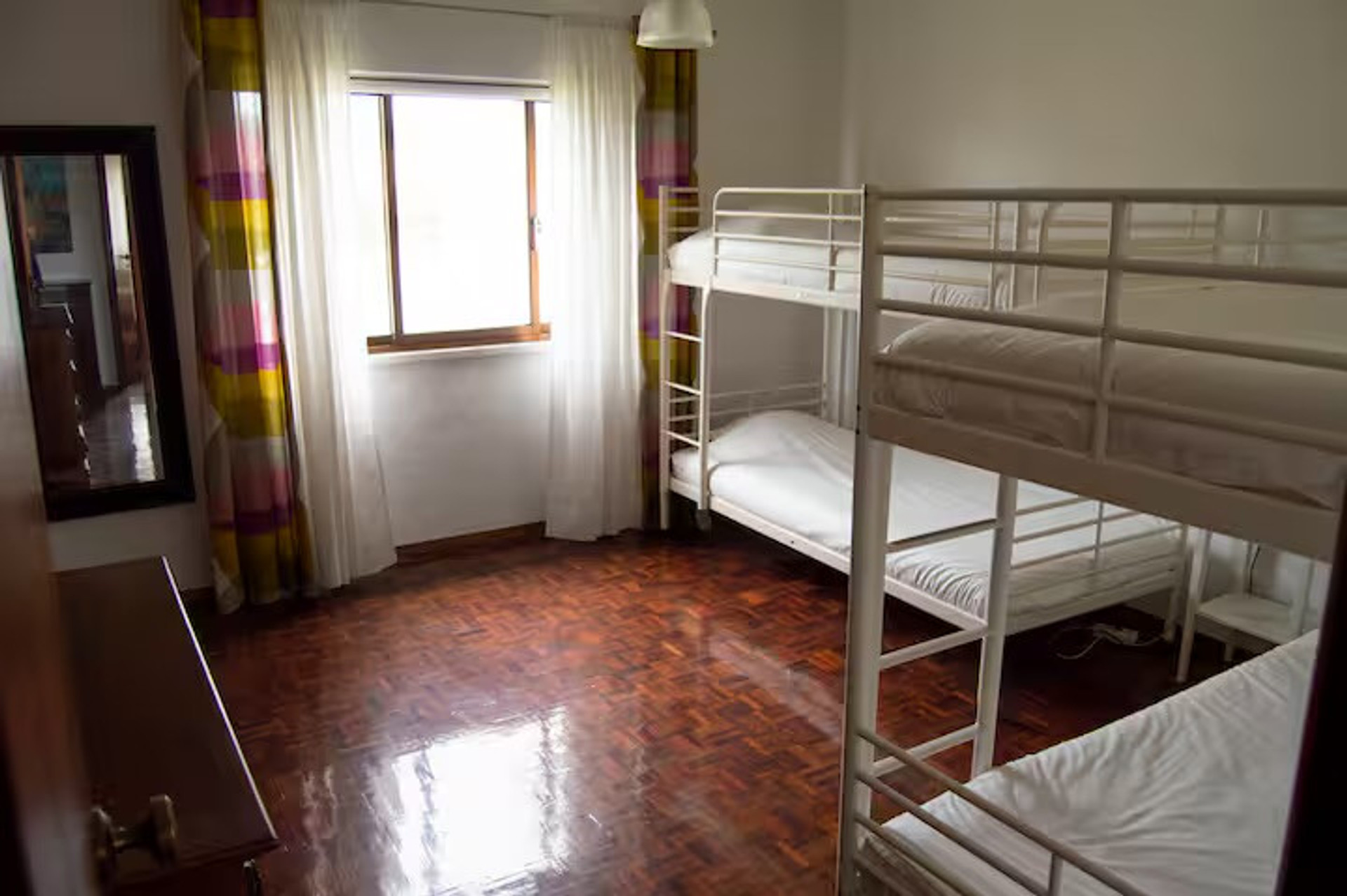 bunk bed room