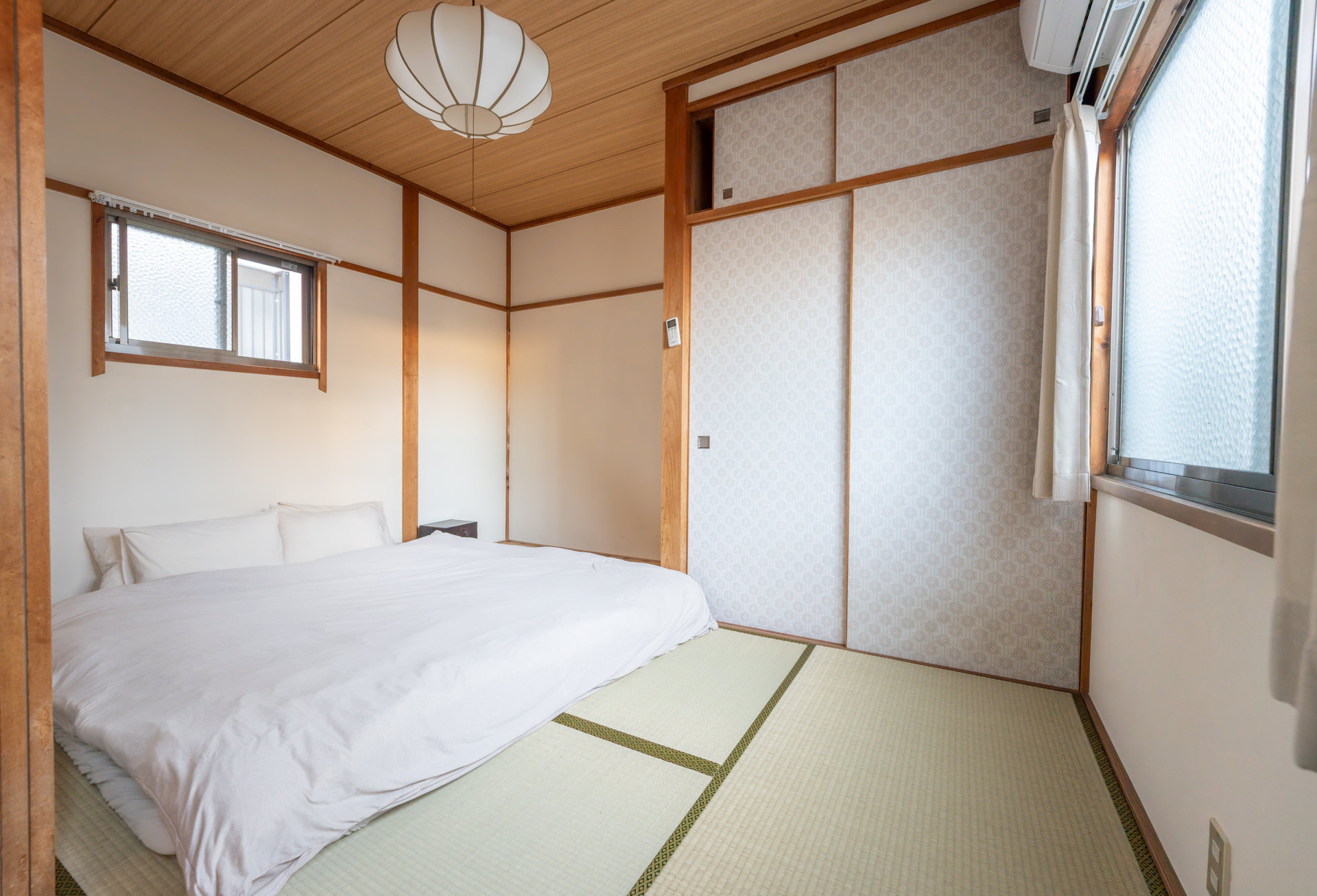 Tatami bedroom with bed and closet
