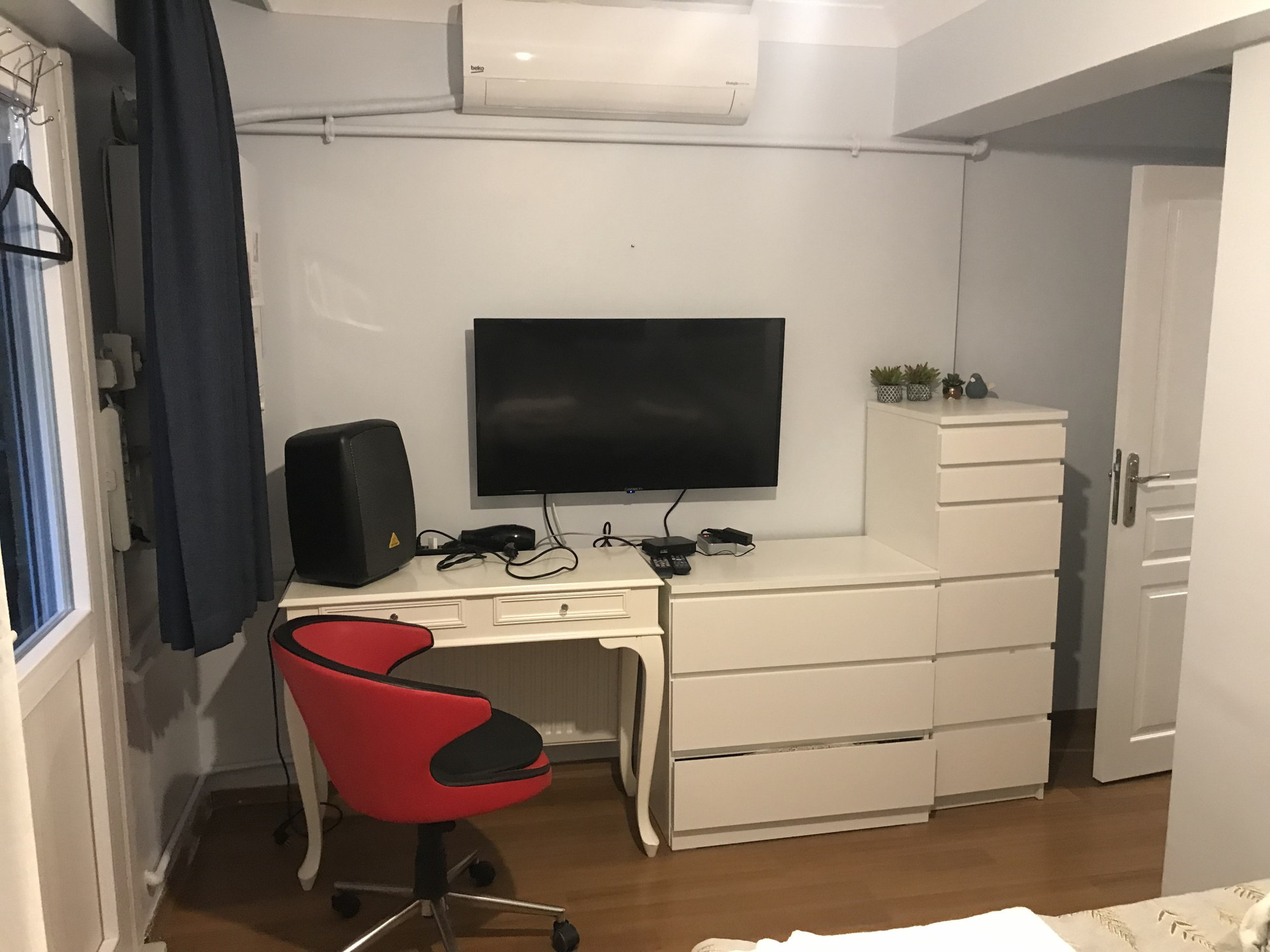 Bedroom: home office area