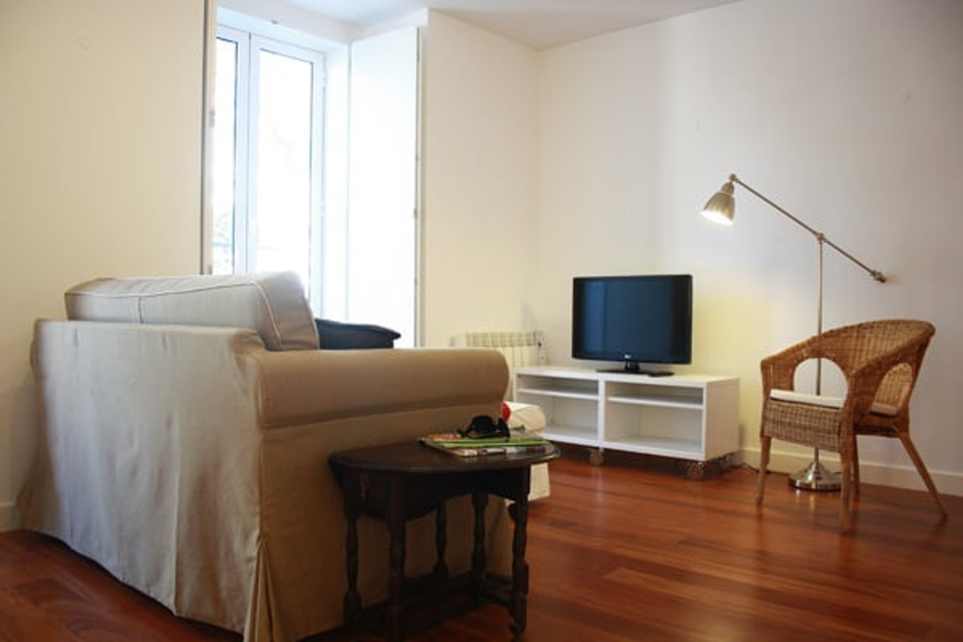 Living room image 4