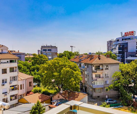 Cityscape Retreat 1BD Flat in the Heart of Plovdiv