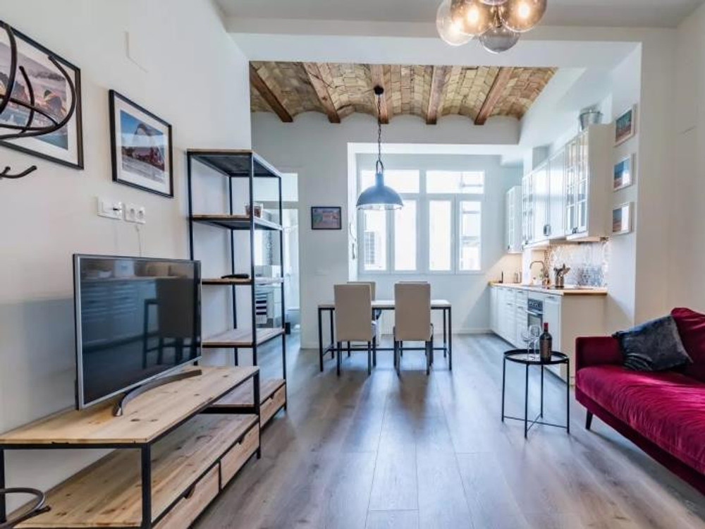 STUNNING 2-BEDROOM APARTMENT IN RUSSAFA · SEASONAL preview
