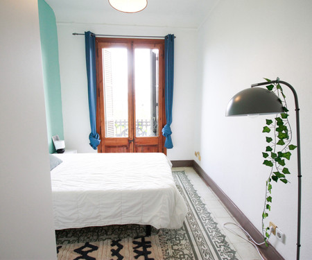 R0301- Room in flat to share in Eixample