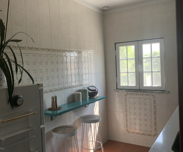 Furnished 1-Bedroom Retreat Near Óbidos | All-Incl
