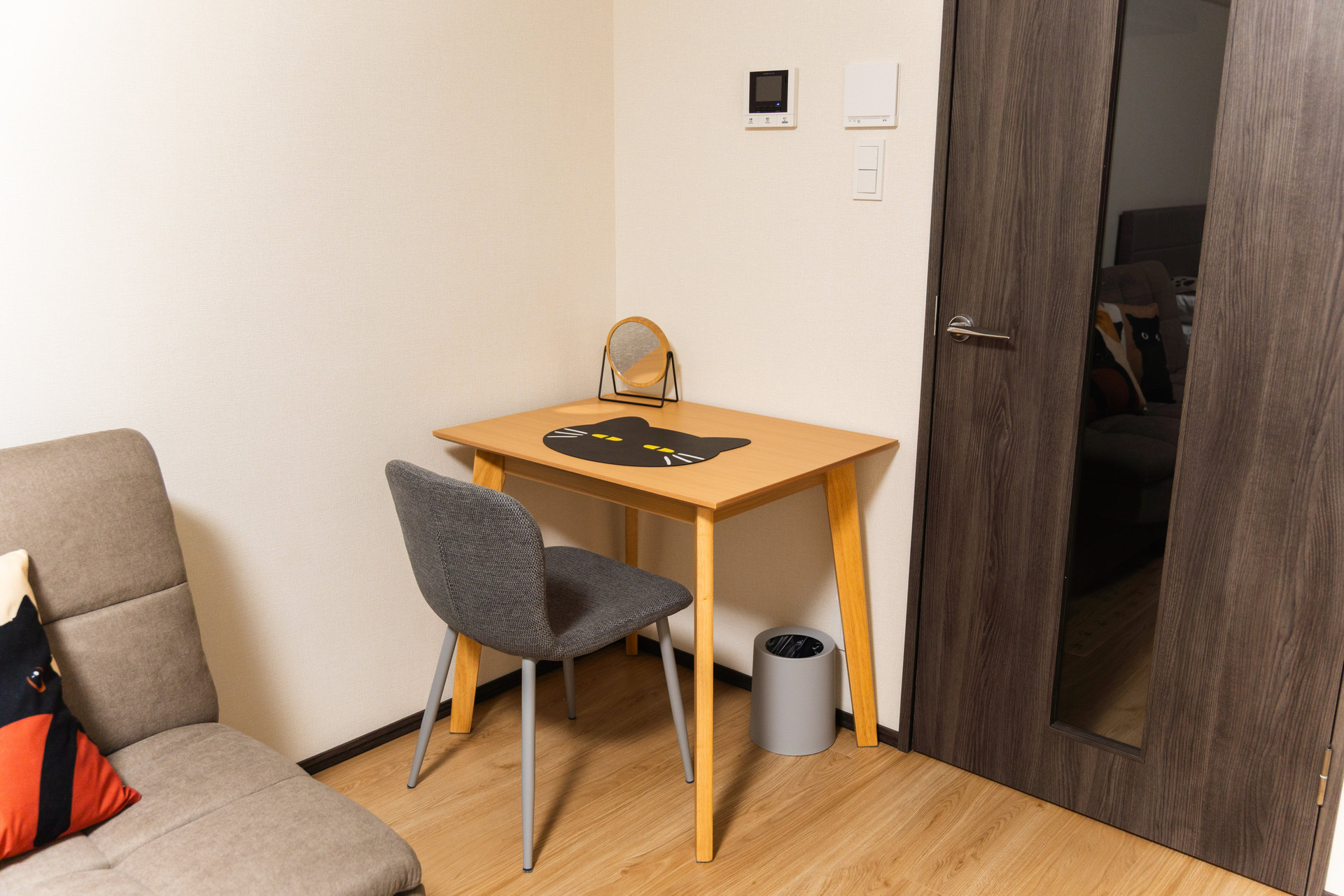 Desk nook with cat design