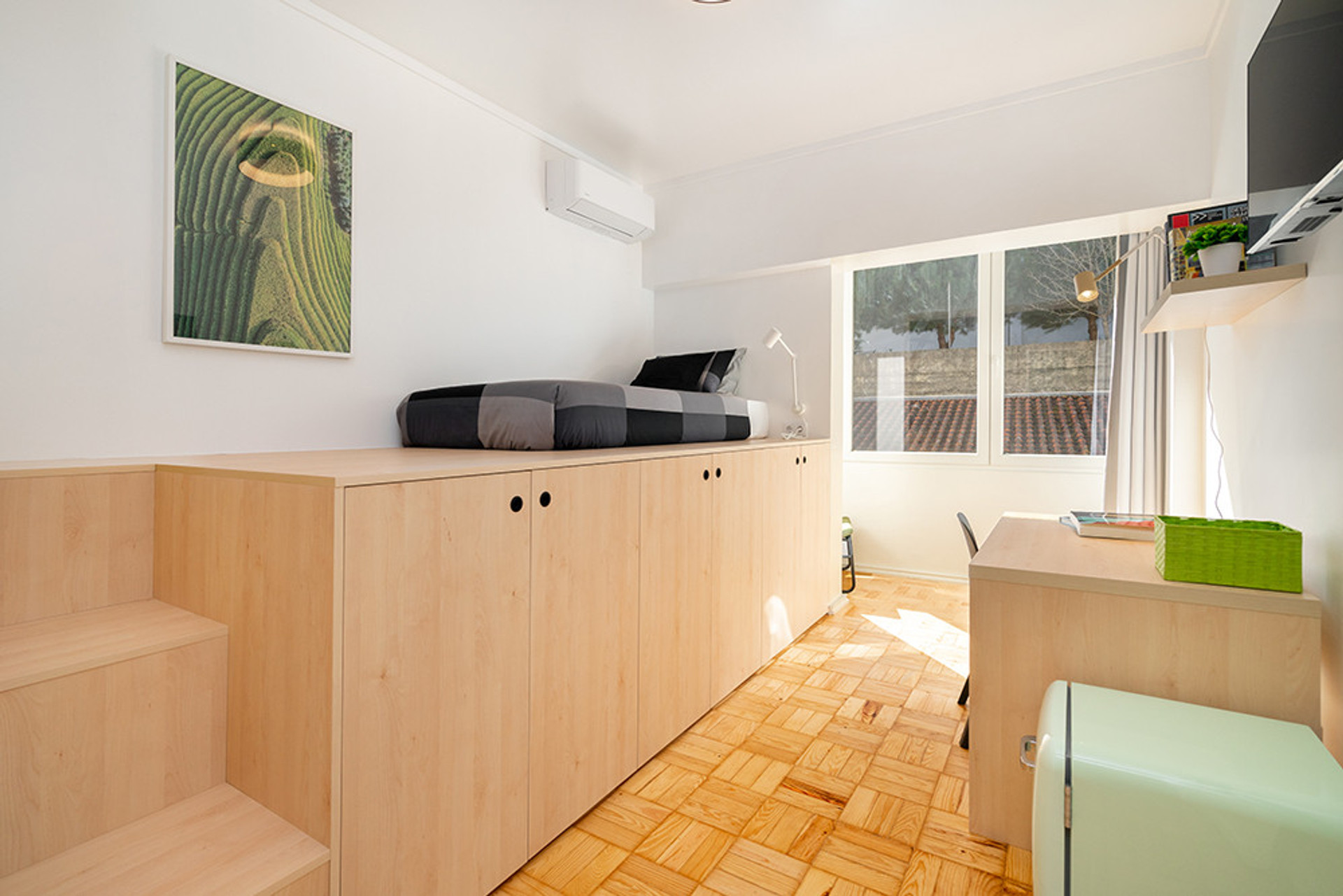 Room - entrance