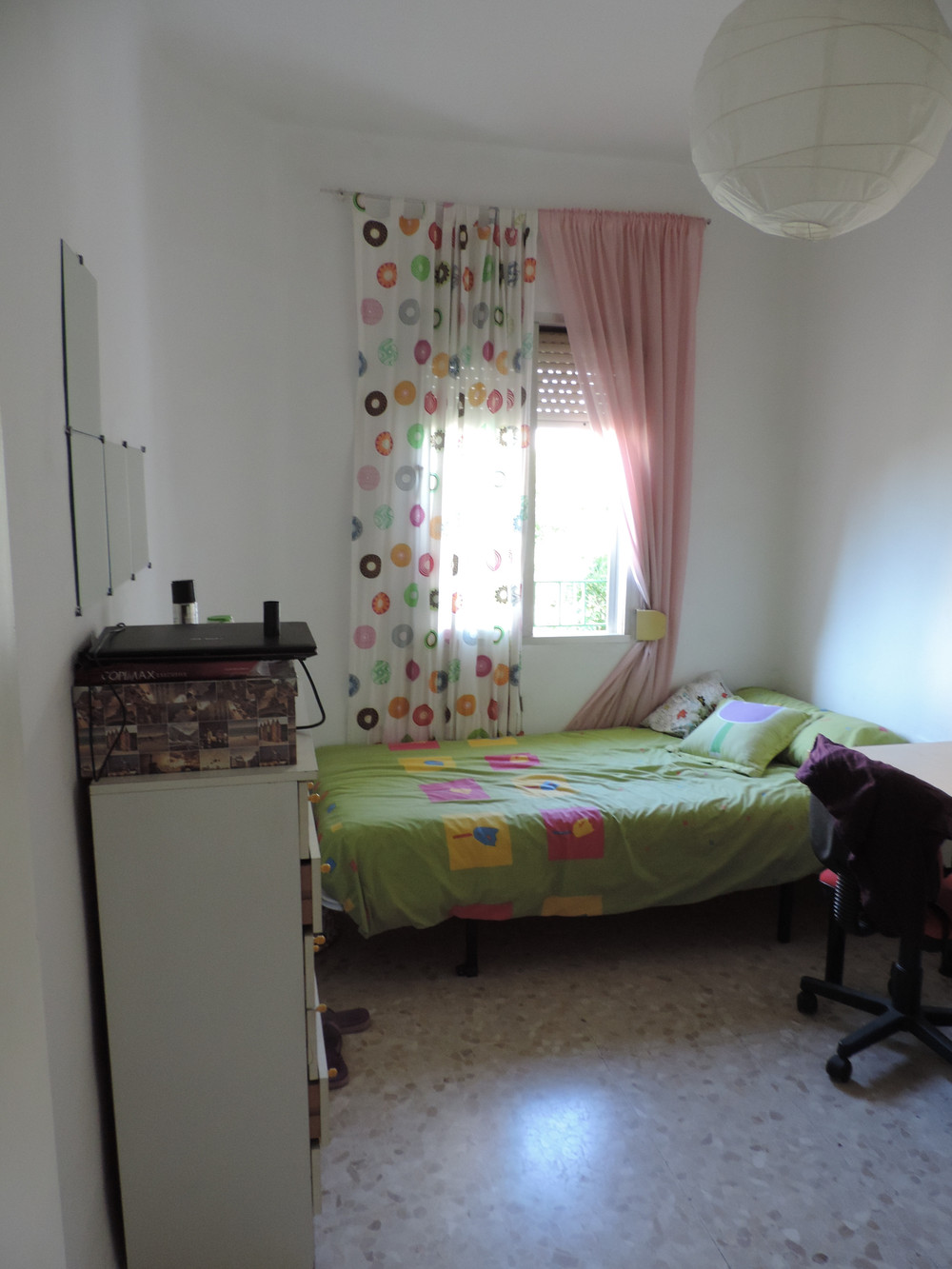 SL -  Private single room next to train station preview