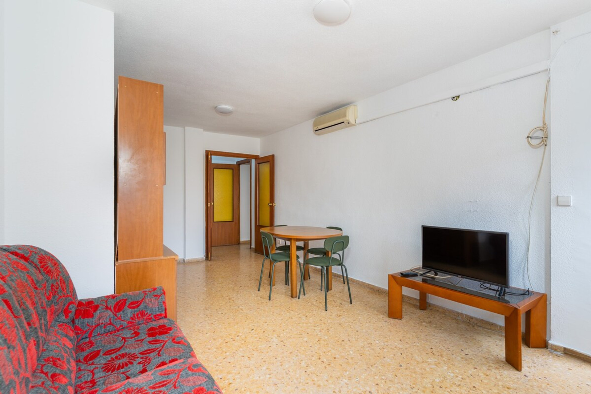 Living room image 5