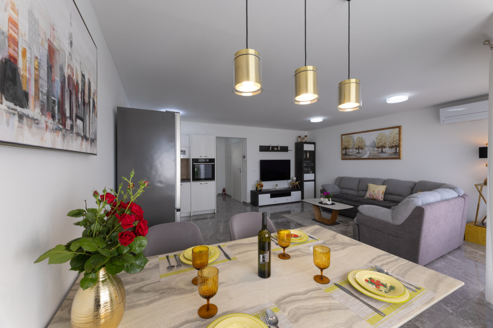 Apartment Sole preview