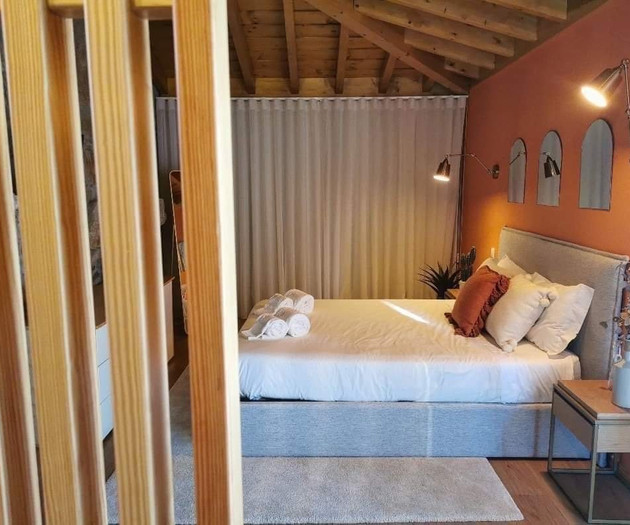Luxury 5‑Bedroom Villa with Pool and Garden