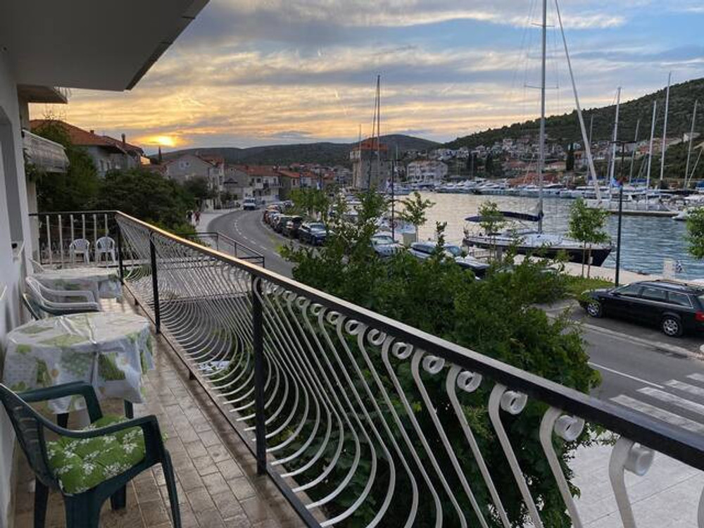 Seaview Waterfront Holiday Home Maria preview