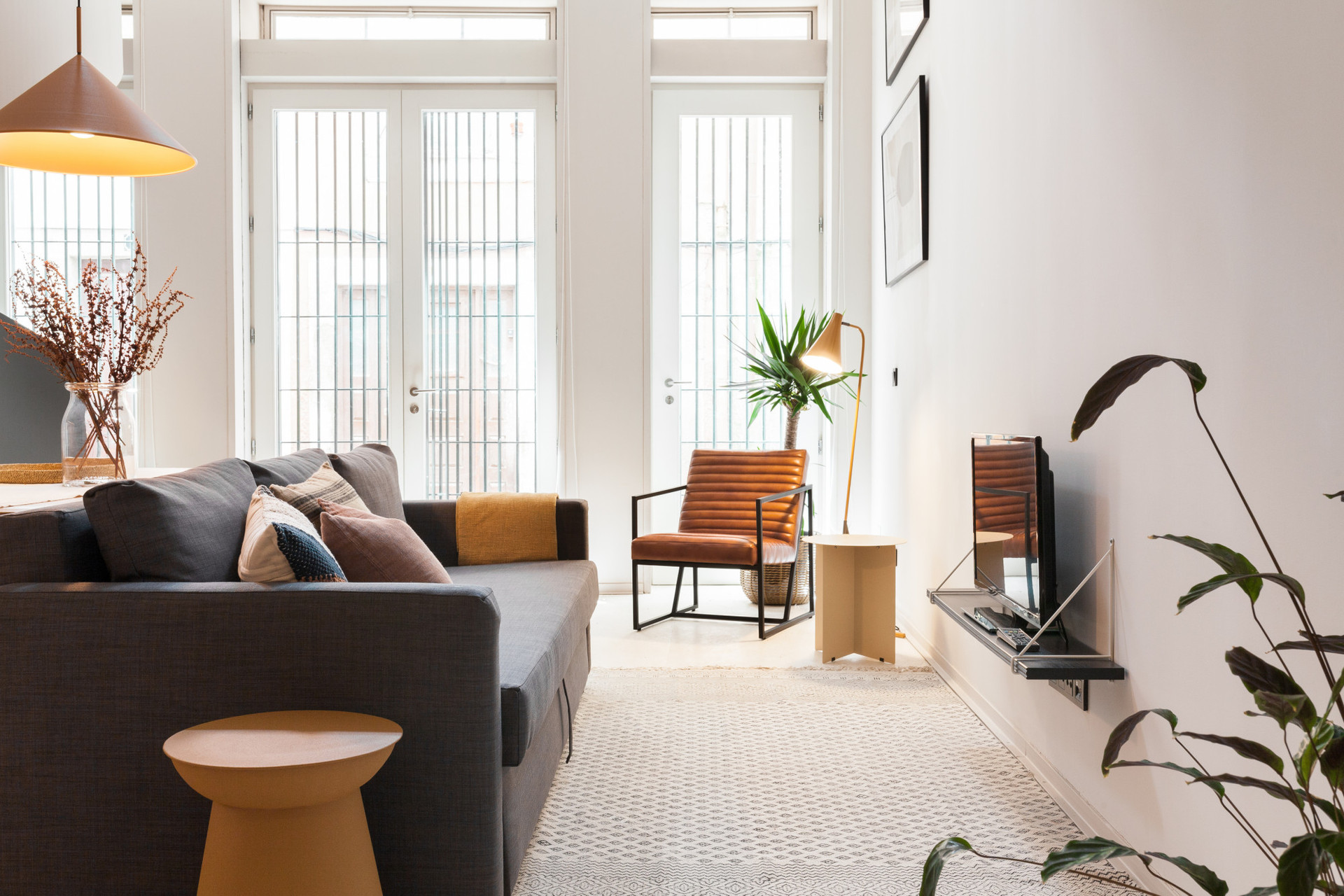 Living room & Kitchenette