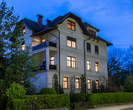 Cozy apartment in a classic villa near Lake Bled